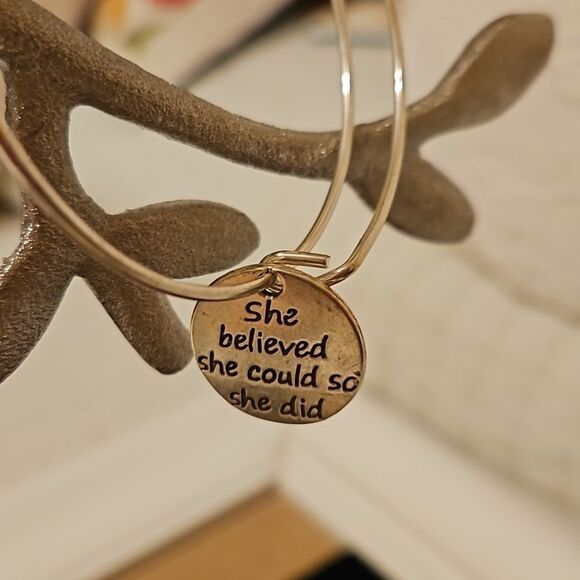 Lot of 4 silvertone bracelets - Picture 8 of 11